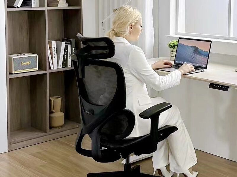 ngồi ghế công thái học đúng cách 