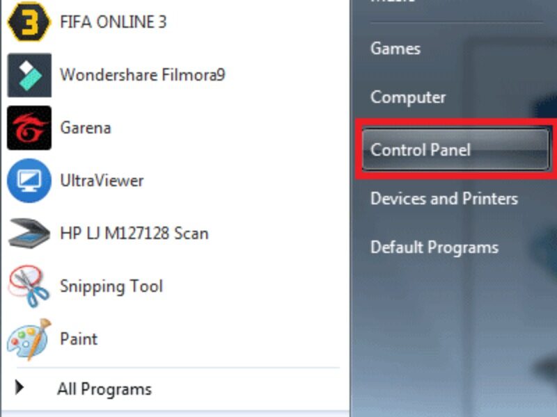Mở Control Panel trong mục Programs 
