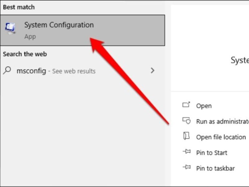 Nhập msconfig và chọn System Configuration