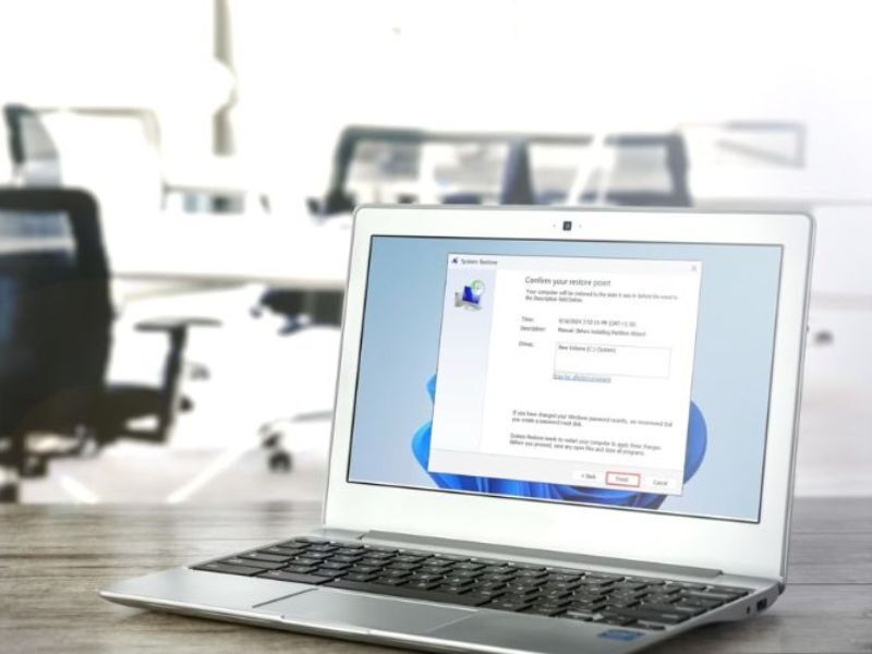 Khi laptop không khởi động lại được, System Restore là giải pháp nâng cao giúp đưa máy về trạng thái hoạt động ổn định