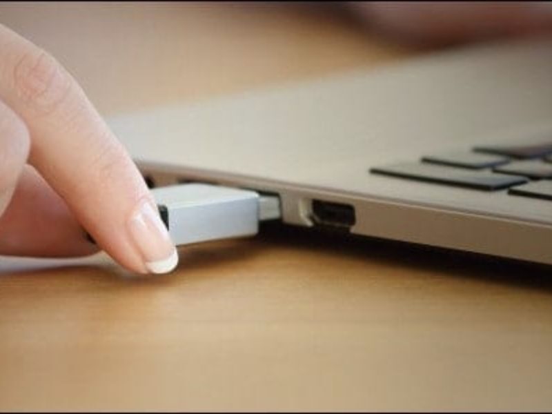 Ngắt các thiết bị ngoại vị để hạn chế tình trạng xung đột máy tính 